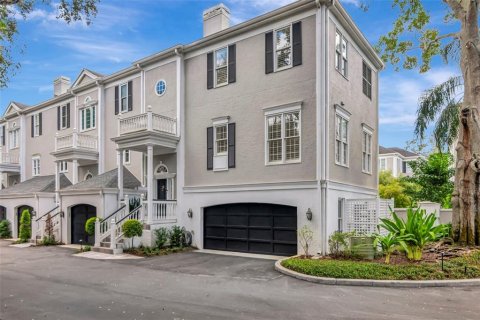 Copropriété à louer à Tampa, Floride: 3 chambres, 260.78 m2 № 2436757 - photo 4
