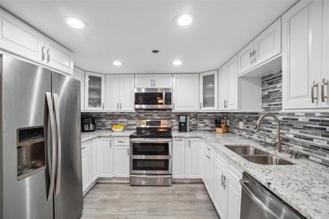 Copropriété à vendre à Saint Petersburg, Floride: 2 chambres, 109.16 m2 № 2219619 - photo 18
