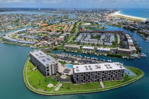 Condo à Saint Petersburg, Floride, 2 chambres  № 2219619
