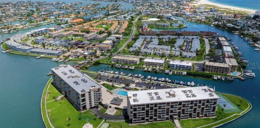 Condo à Saint Petersburg, Floride, 2 chambres № 2219619