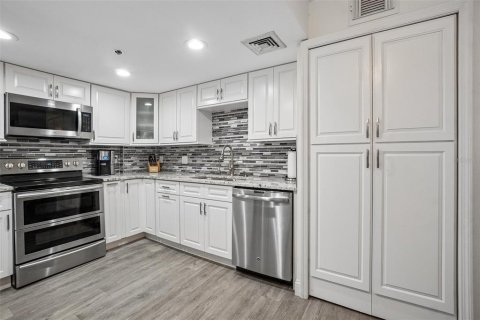 Copropriété à vendre à Saint Petersburg, Floride: 2 chambres, 109.16 m2 № 2219619 - photo 21