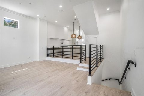 Touwnhouse à louer à Tampa, Floride: 4 chambres, 256.04 m2 № 1844997 - photo 4