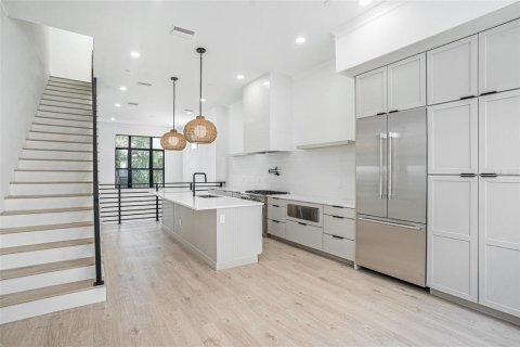 Touwnhouse à louer à Tampa, Floride: 4 chambres, 256.04 m2 № 1844997 - photo 10