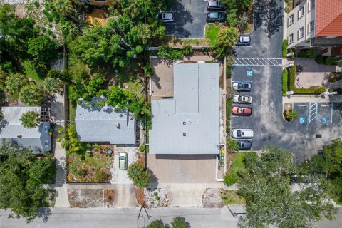 Commercial property in Sarasota, Florida 7 bedrooms, 263.1 sq.m. № 2391603 - photo 16