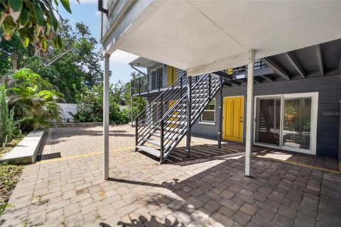 Commercial property in Sarasota, Florida 7 bedrooms, 263.1 sq.m. № 2391603 - photo 5