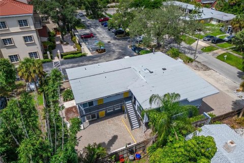 Commercial property in Sarasota, Florida 7 bedrooms, 263.1 sq.m. № 2391603 - photo 19
