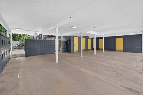 Commercial property in Sarasota, Florida 7 bedrooms, 263.1 sq.m. № 2391603 - photo 9