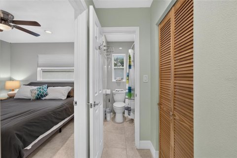 Commercial property in Sarasota, Florida 7 bedrooms, 263.1 sq.m. № 2391603 - photo 27