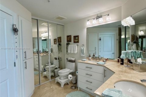 Condominio en venta en Hallandale Beach, Florida, 3 dormitorios, 162.02 m2 № 1956299 - foto 15