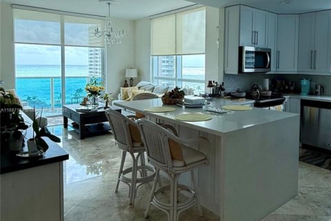 Condominio en venta en Hallandale Beach, Florida, 3 dormitorios, 162.02 m2 № 1956299 - foto 7