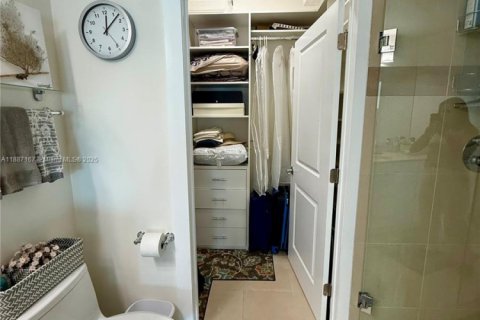 Condominio en venta en Hallandale Beach, Florida, 3 dormitorios, 162.02 m2 № 1956299 - foto 28