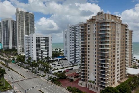 Condominio en venta en Hallandale Beach, Florida, 3 dormitorios, 162.02 m2 № 1956299 - foto 14