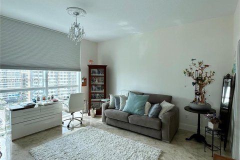 Condominio en venta en Hallandale Beach, Florida, 3 dormitorios, 162.02 m2 № 1956299 - foto 19