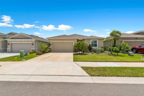 House in Parrish, Florida 4 bedrooms, 189.8 sq.m. № 2151758 - photo 5