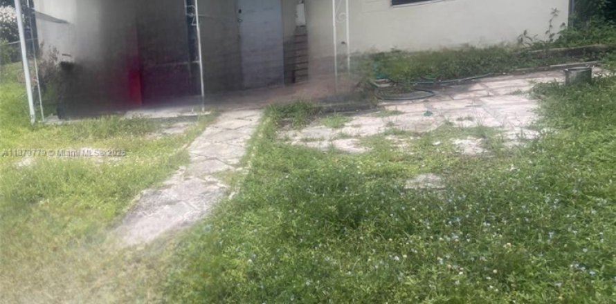 Casa en Miami, Florida 2 dormitorios, 82.68 m2 № 2194833