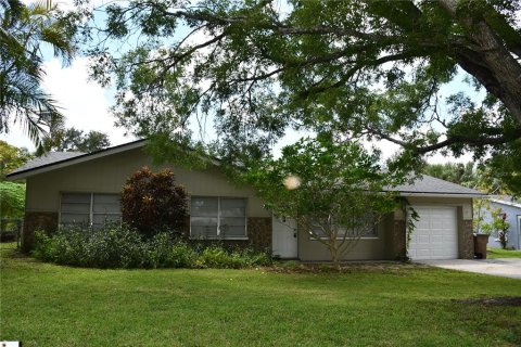 Casa en Fort Myers, Florida 3 dormitorios, 134.8 m2 № 2102659