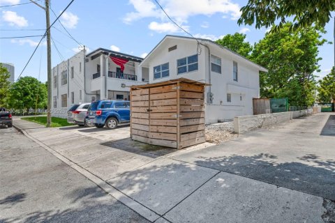 Купить виллу или дом в Майами, Флорида 12 спален, 428.09м2, № 2068715 - фото 7