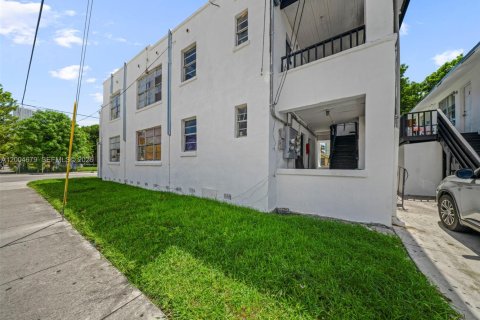 Купить виллу или дом в Майами, Флорида 12 спален, 428.09м2, № 2068715 - фото 4