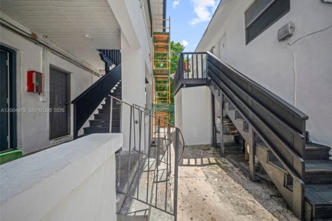 Купить виллу или дом в Майами, Флорида 12 спален, 428.09м2, № 2068715 - фото 10