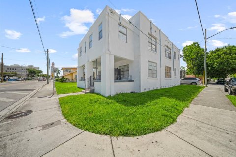 Купить виллу или дом в Майами, Флорида 12 спален, 428.09м2, № 2068715 - фото 3