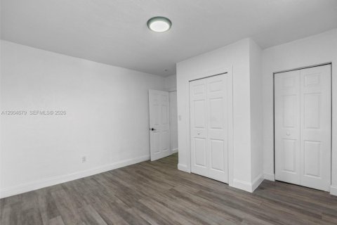 Купить виллу или дом в Майами, Флорида 12 спален, 428.09м2, № 2068715 - фото 13