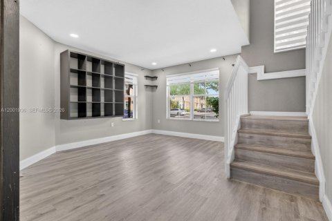 Townhouse in Miramar, Florida 3 bedrooms, 114.73 sq.m. № 2066012 - photo 21