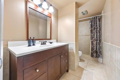 Copropriété à vendre à Hollywood, Floride: 2 chambres, 105.17 m2 № 2257344 - photo 12