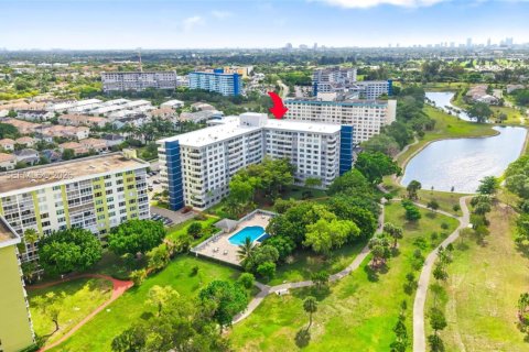 Copropriété à vendre à Hollywood, Floride: 2 chambres, 105.17 m2 № 2257344 - photo 3