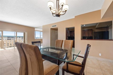 Copropriété à vendre à Hollywood, Floride: 2 chambres, 105.17 m2 № 2257344 - photo 8