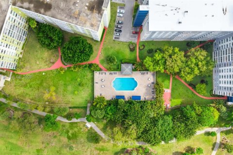 Copropriété à vendre à Hollywood, Floride: 2 chambres, 105.17 m2 № 2257344 - photo 21
