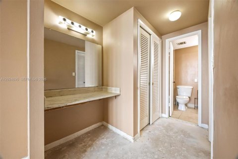 Copropriété à vendre à Hollywood, Floride: 2 chambres, 105.17 m2 № 2257344 - photo 15