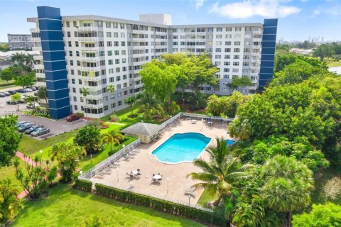 Copropriété à vendre à Hollywood, Floride: 2 chambres, 105.17 m2 № 2257344 - photo 22