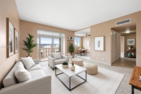 Condo à Hollywood, Floride, 2 chambres  № 2257344