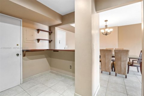 Copropriété à vendre à Hollywood, Floride: 2 chambres, 105.17 m2 № 2257344 - photo 7
