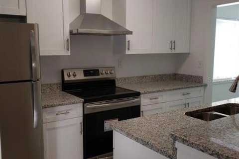 House in Gainesville, Florida 3 bedrooms, 118.45 sq.m. № 2236209 - photo 3