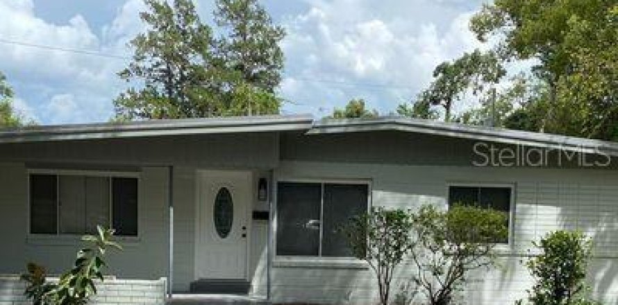 House in Gainesville, Florida 3 bedrooms, 118.45 sq.m. № 2236209