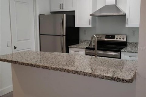 House in Gainesville, Florida 3 bedrooms, 118.45 sq.m. № 2236209 - photo 4