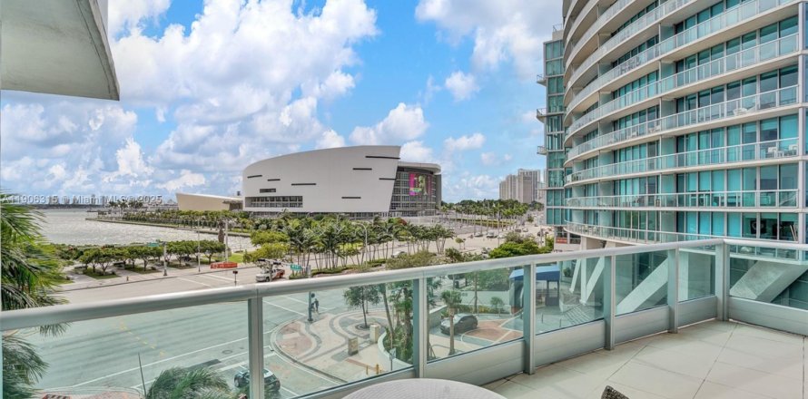 Condo à Miami, Floride, 3 chambres № 1956910