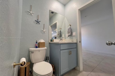 Townhouse in Florida City, Florida 3 bedrooms, 128.21 sq.m. № 1862002 - photo 12