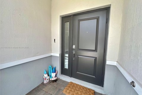 Townhouse in Florida City, Florida 3 bedrooms, 128.21 sq.m. № 1862002 - photo 5