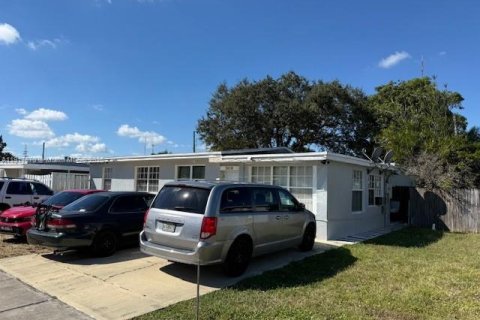 House in West Park, Florida 4 bedrooms, 131.27 sq.m. № 1972639 - photo 2