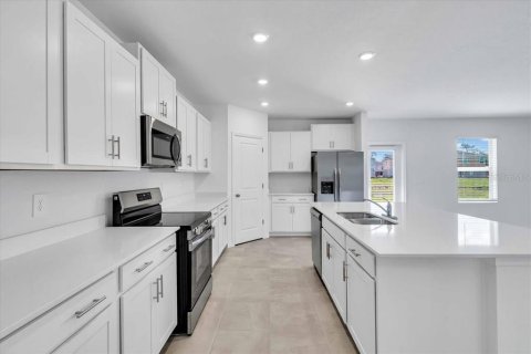 Villa ou maison à louer à Bradenton, Floride: 5 chambres, 205.87 m2 № 2399338 - photo 4