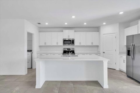 Villa ou maison à louer à Bradenton, Floride: 5 chambres, 205.87 m2 № 2399338 - photo 6