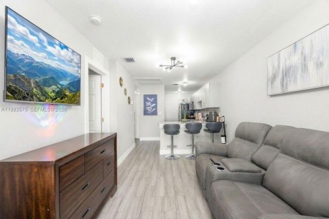 Купить коммерческую недвижимость в Майами, Флорида 222.69м2, № 2048550 - фото 10