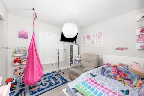 Купить коммерческую недвижимость в Майами, Флорида 222.69м2, № 2048550 - фото 20