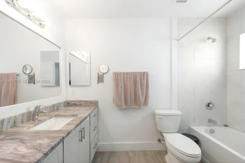 Купить коммерческую недвижимость в Майами, Флорида 222.69м2, № 2048550 - фото 25