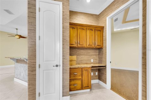 Купить виллу или дом в Белвью, Флорида 9 комнат, 256.69м2, № 2129898 - фото 14