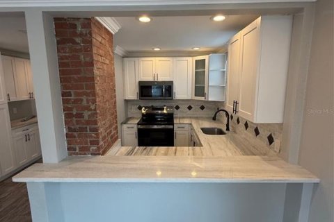 Appartement à louer à Tampa, Floride: 2 chambres, 55.74 m2 № 1591493 - photo 1