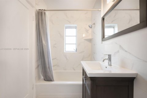 Villa ou maison à vendre à Miami, Floride: 3 chambres, 149.29 m2 № 1998779 - photo 16