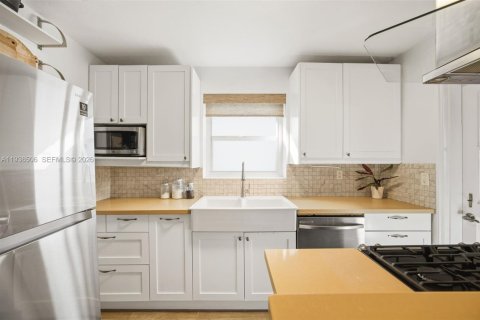 Villa ou maison à vendre à Miami, Floride: 3 chambres, 149.29 m2 № 1998779 - photo 10